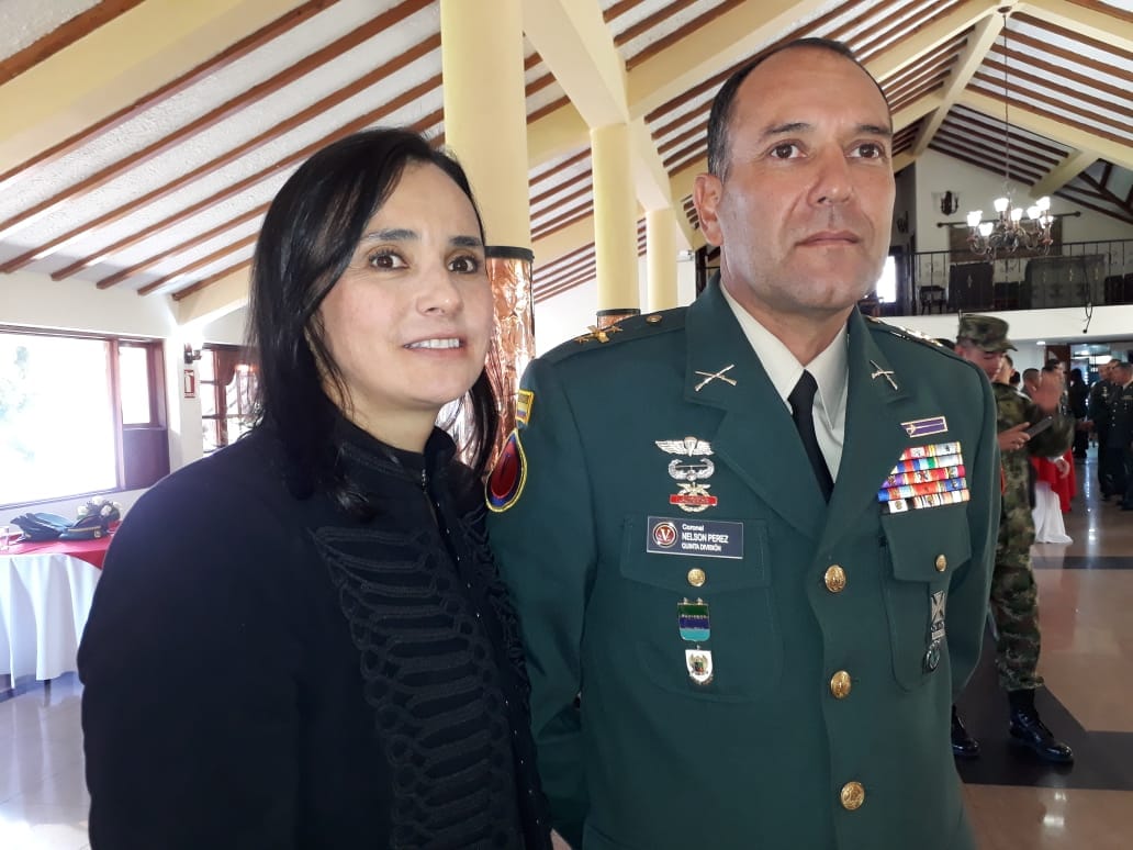 Coronel Nelson Pérez Avellaneda, Comandante de la Novena Brigada y señora Sandra Liliana Martínez de Pérez.